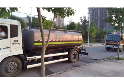 四川富順縣體育館路段發(fā)生火災(zāi)事件，美保環(huán)境第一時間出動救援