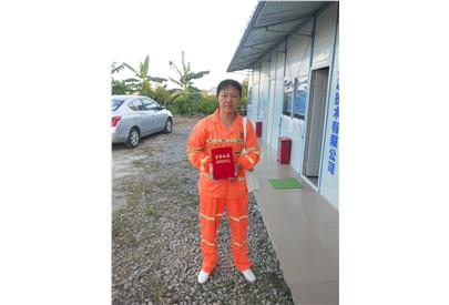 最美環(huán)衛(wèi)工人鄭志英先進(jìn)事跡